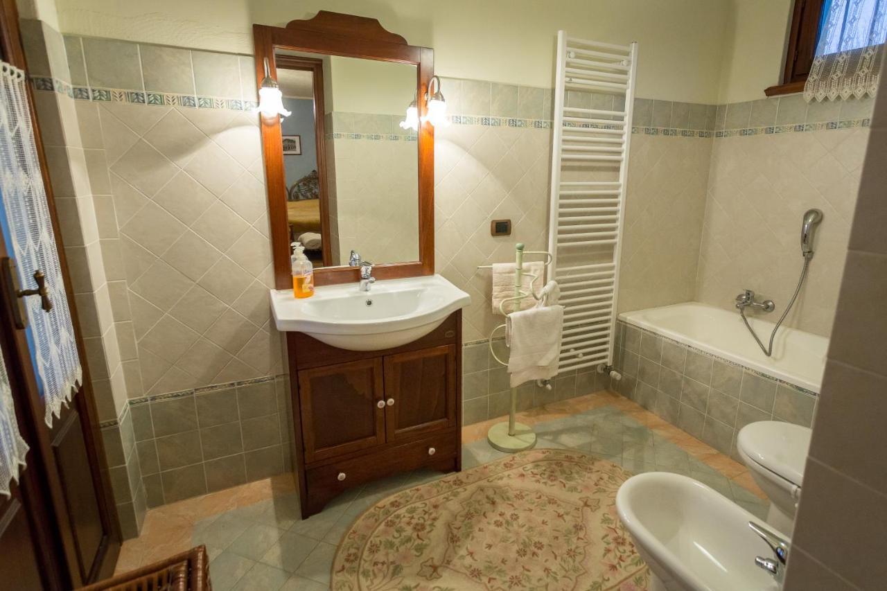 Relax Nel Noccioleto Guest House Novello Room photo